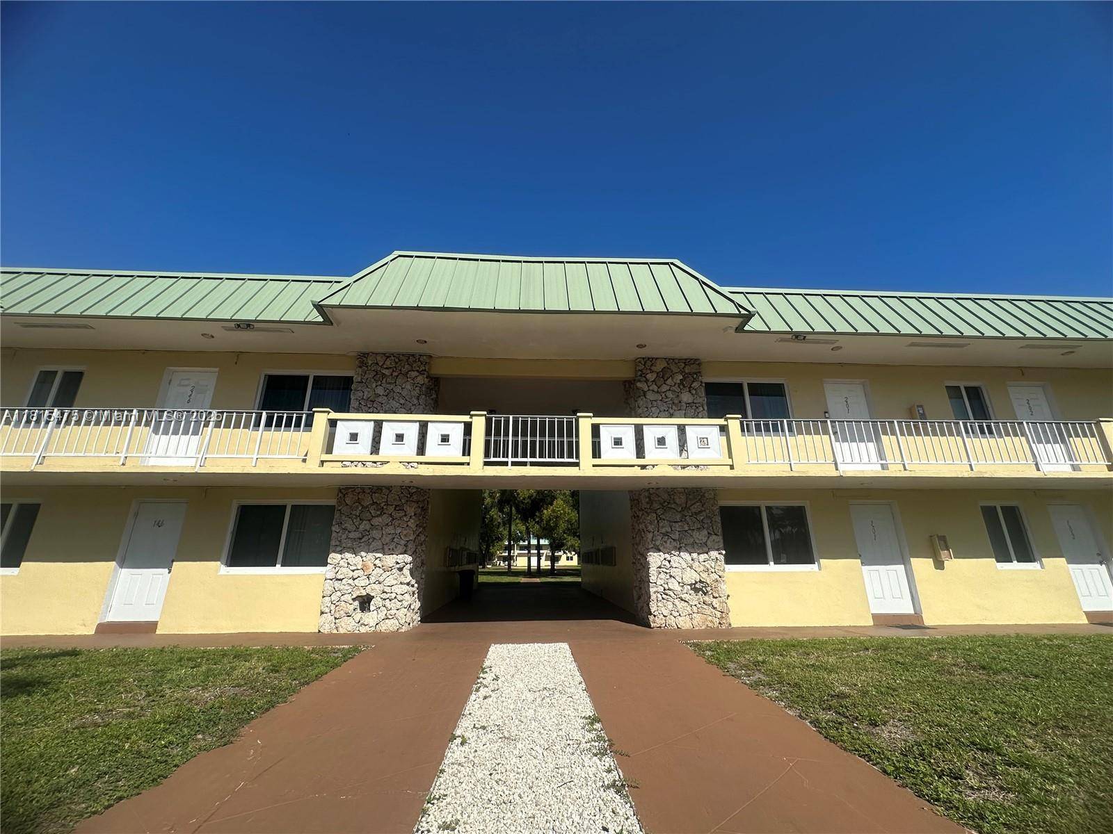 Miami Gardens, FL 33169,505 NW 177th St #139