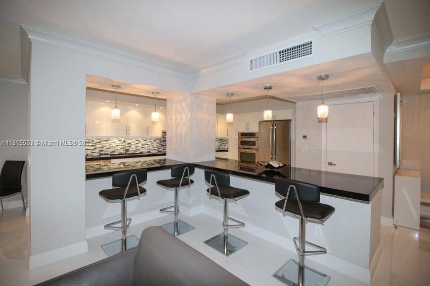 Bal Harbour, FL 33154,9801 Collins Ave #9W