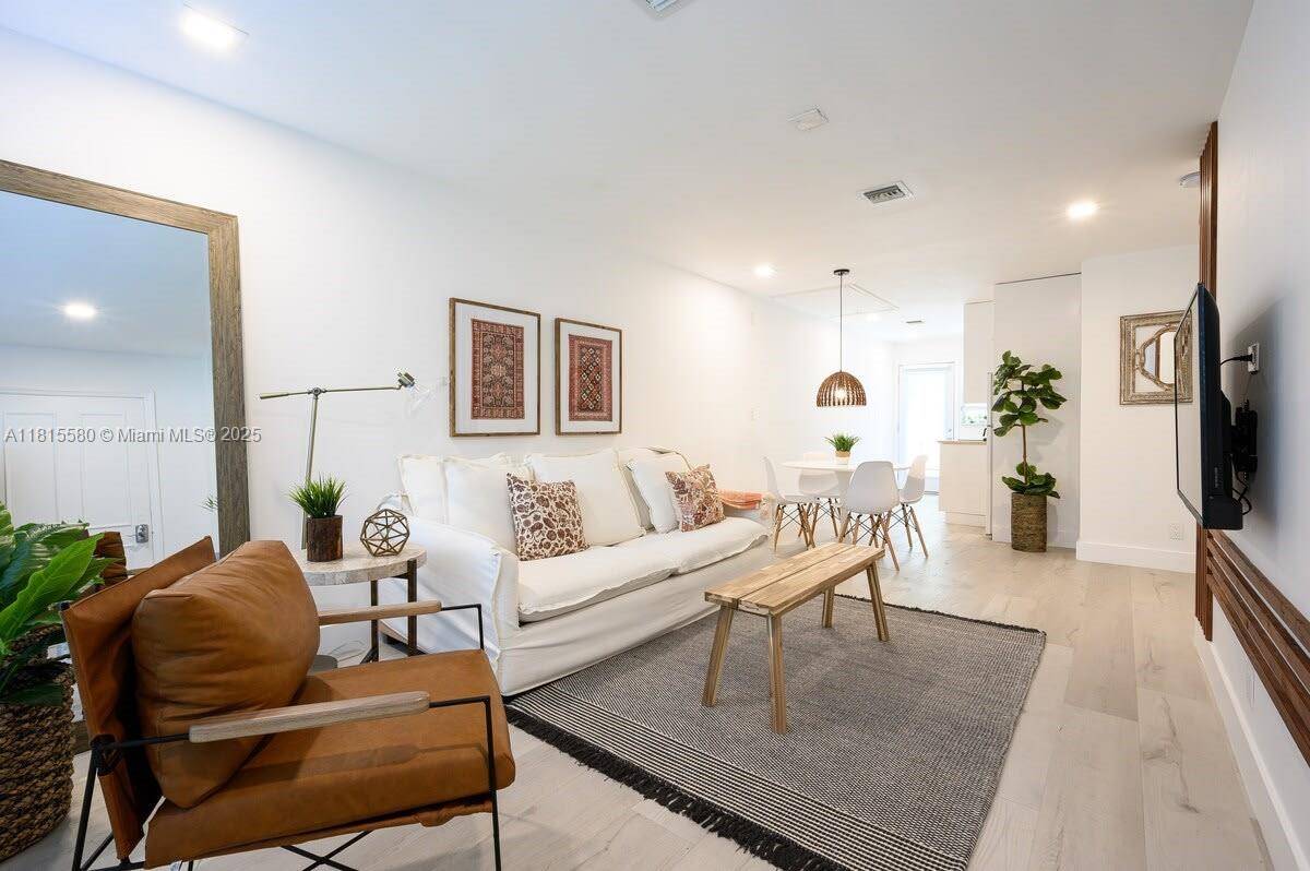 Fort Lauderdale, FL 33301,439 NE 17th Way #439