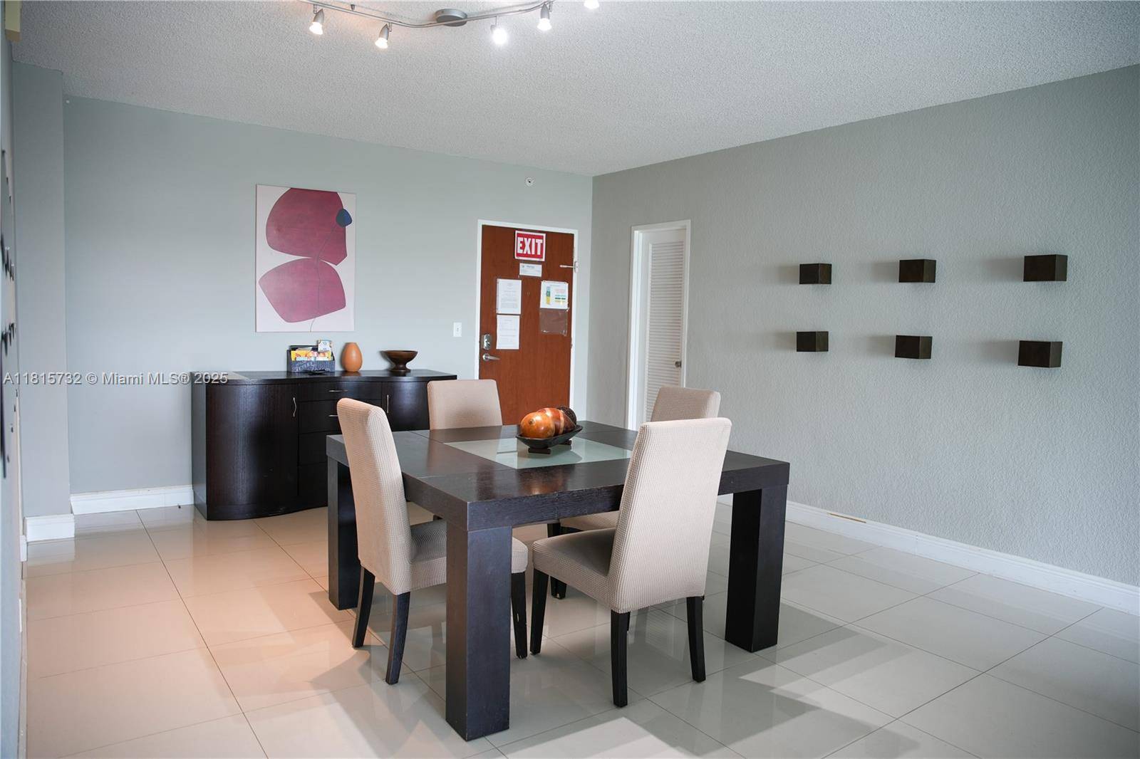 Hollywood, FL 33019,4001 S Ocean Dr #11A