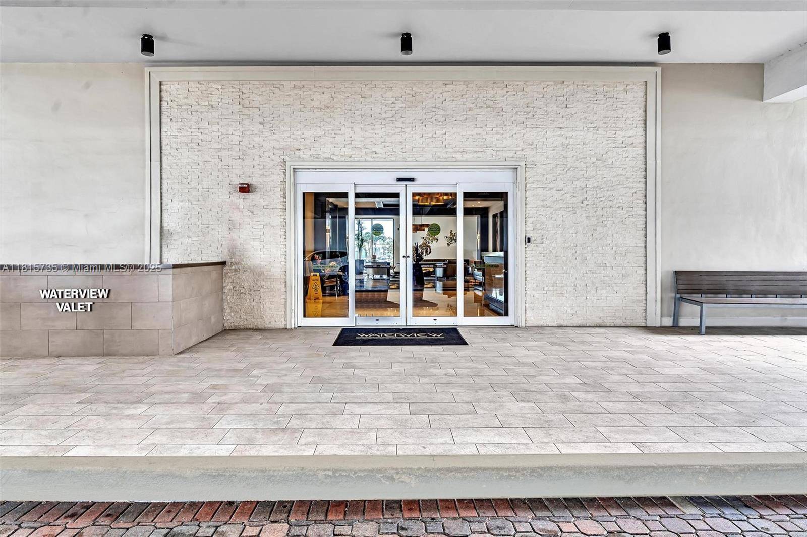 Aventura, FL 33180,20505 E Country Club Dr #138