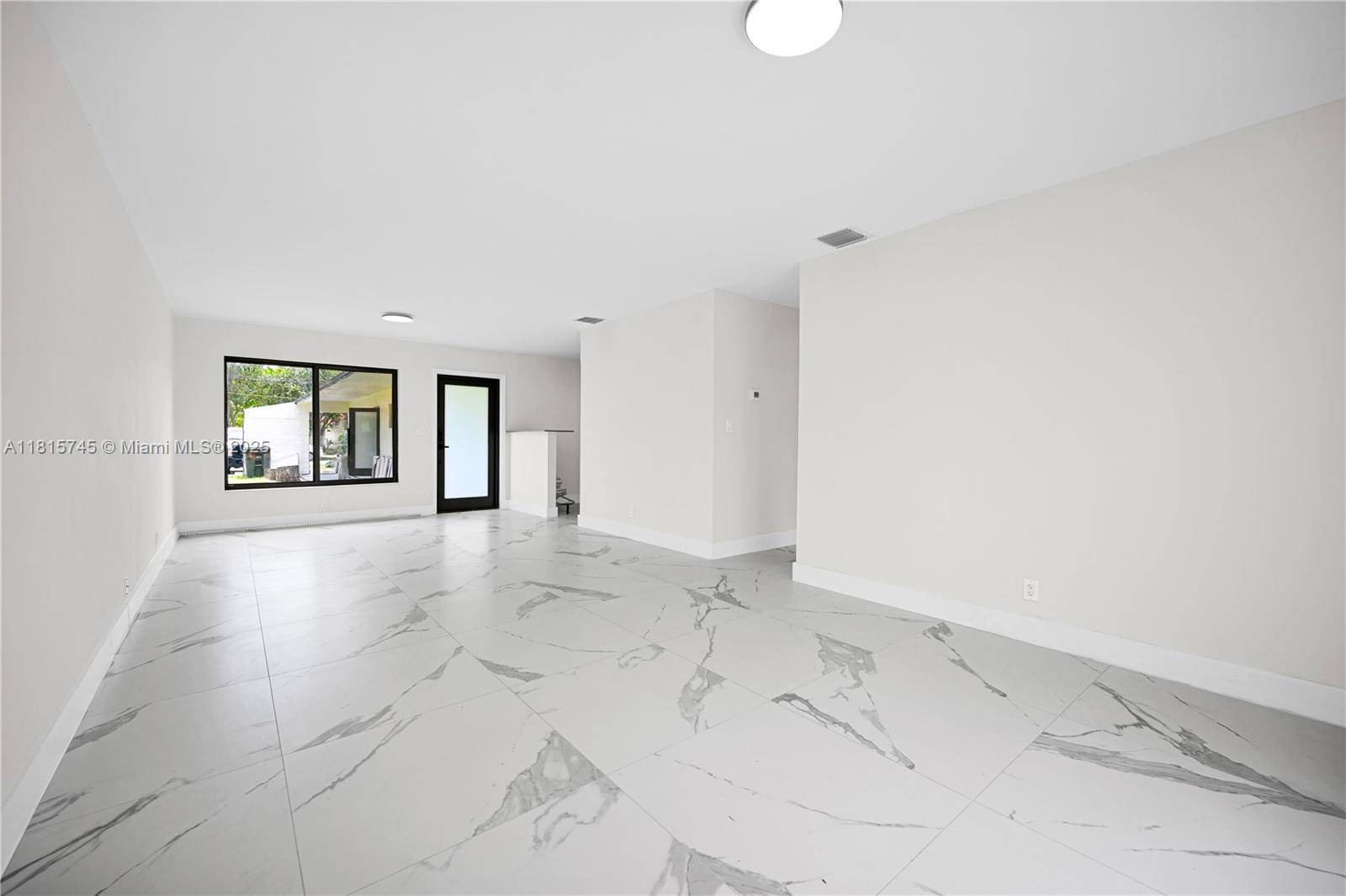Hallandale Beach, FL 33009,100 SW 7th St #1-2