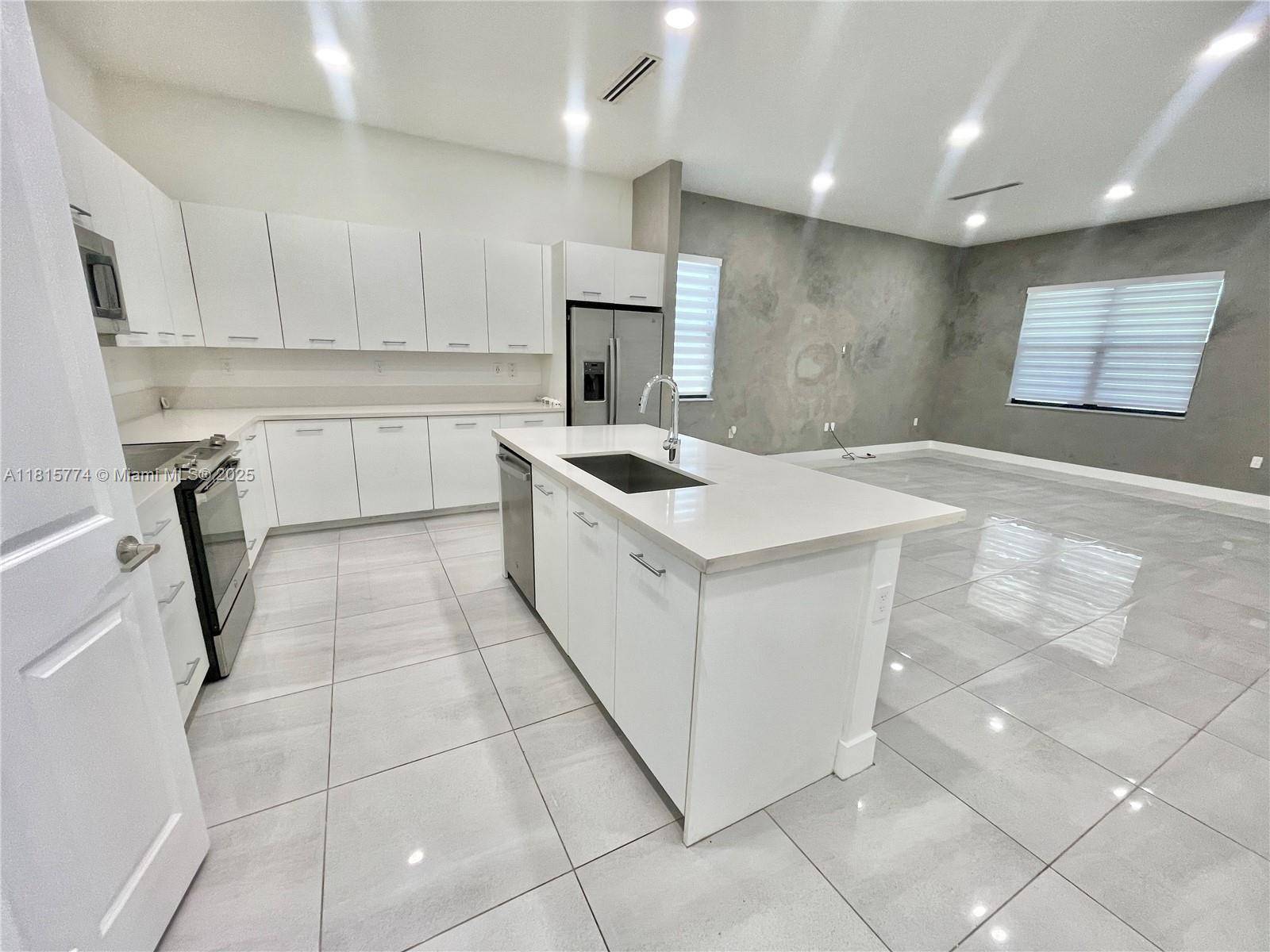 Miramar, FL 33029,17324 SW 41st St #17324