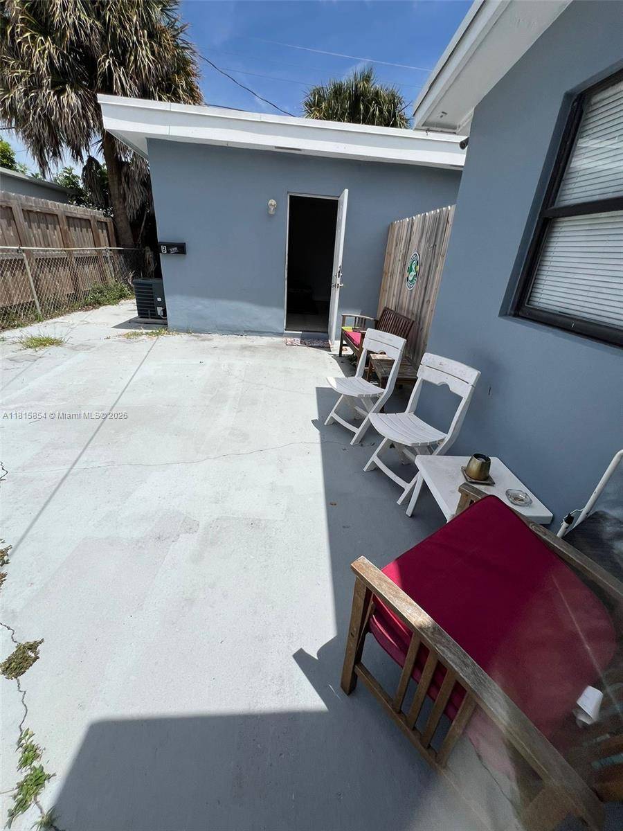 Oakland Park, FL 33309,4160 NW 12th Ave #B