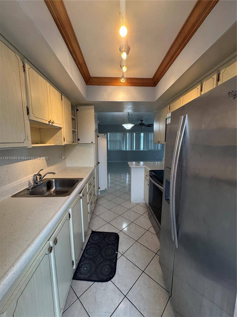 Hollywood, FL 33020,1005 S 17th Ave #7