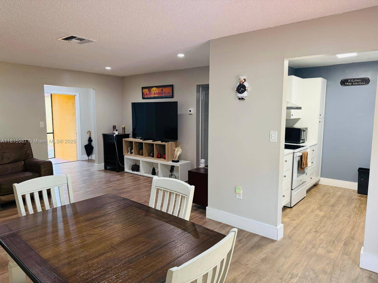 Miami, FL 33193,14734 SW 87th Ter