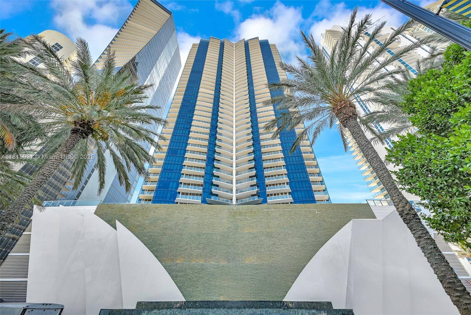 Sunny Isles Beach, FL 33160,17121 Collins Ave #2304
