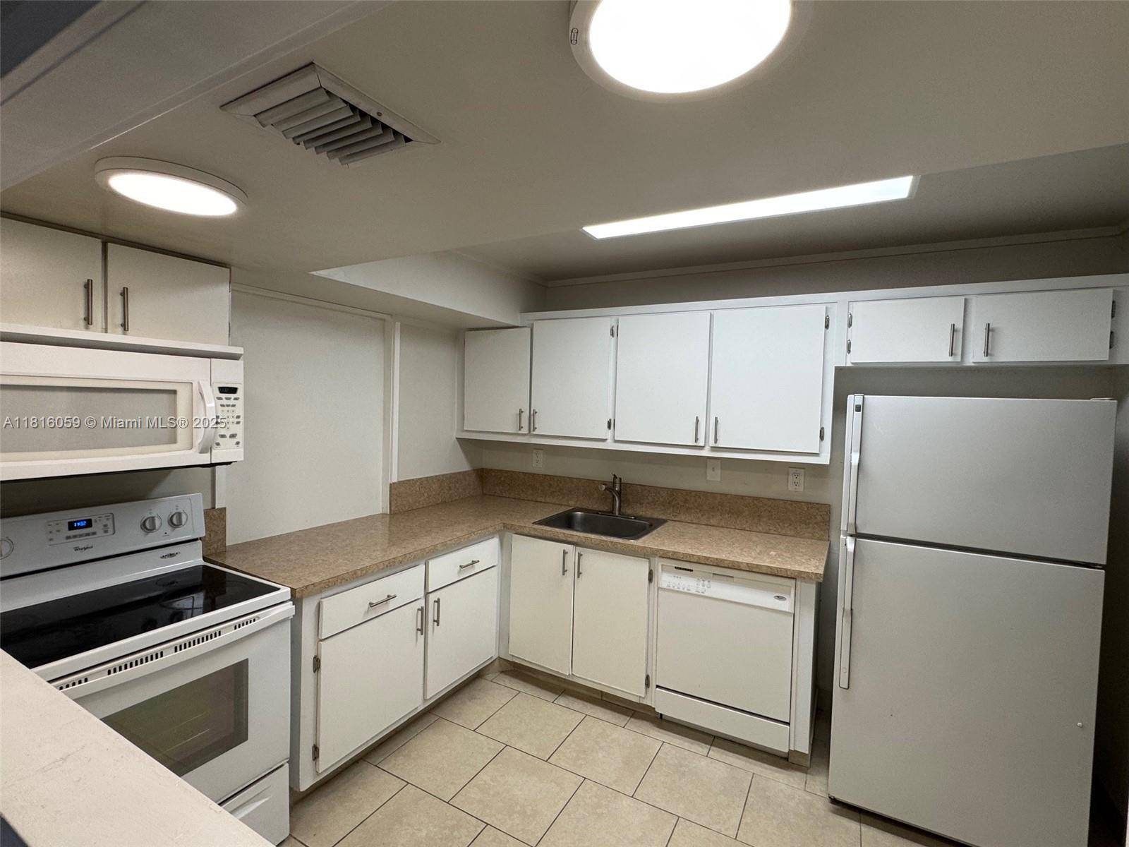 Hallandale Beach, FL 33009,851 Three Islands Blvd #218