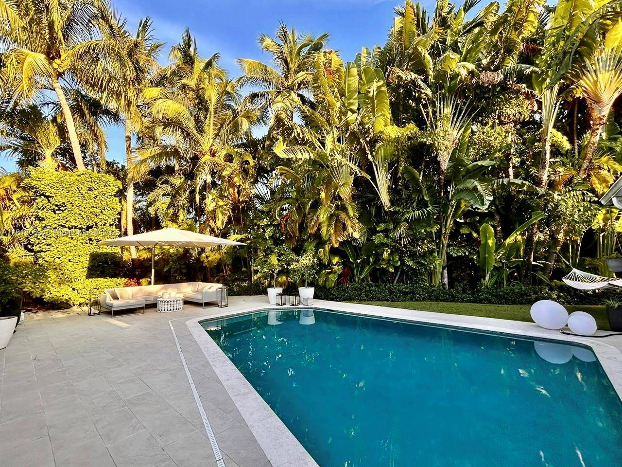 Key Biscayne, FL 33149,375 Harbor Ct #.