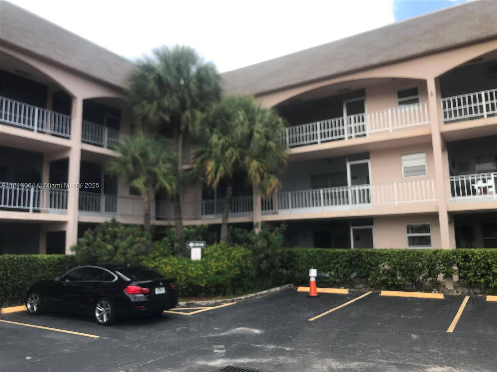 Hallandale Beach, FL 33009,501 Blue Heron Dr #110-A