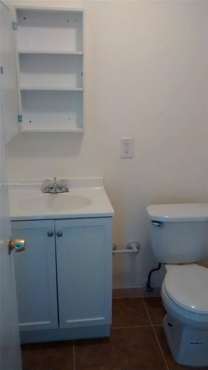 Coral Gables, FL 33134,1650 S Le Jeune Rd #204