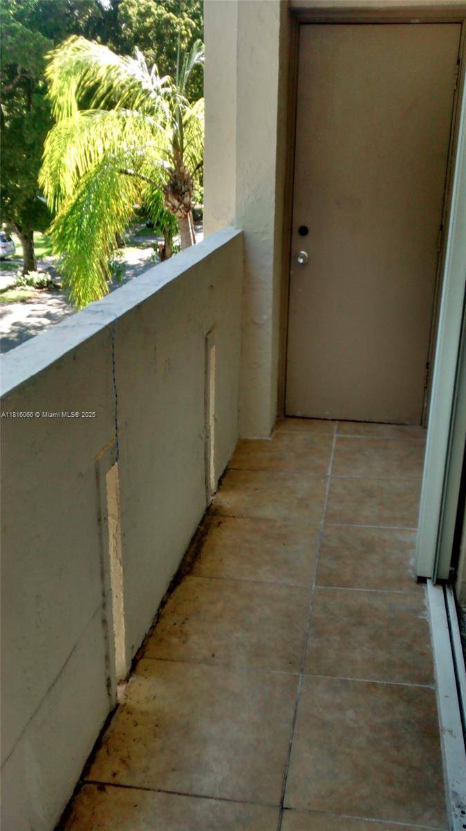 Coral Gables, FL 33134,1650 S Le Jeune Rd #204