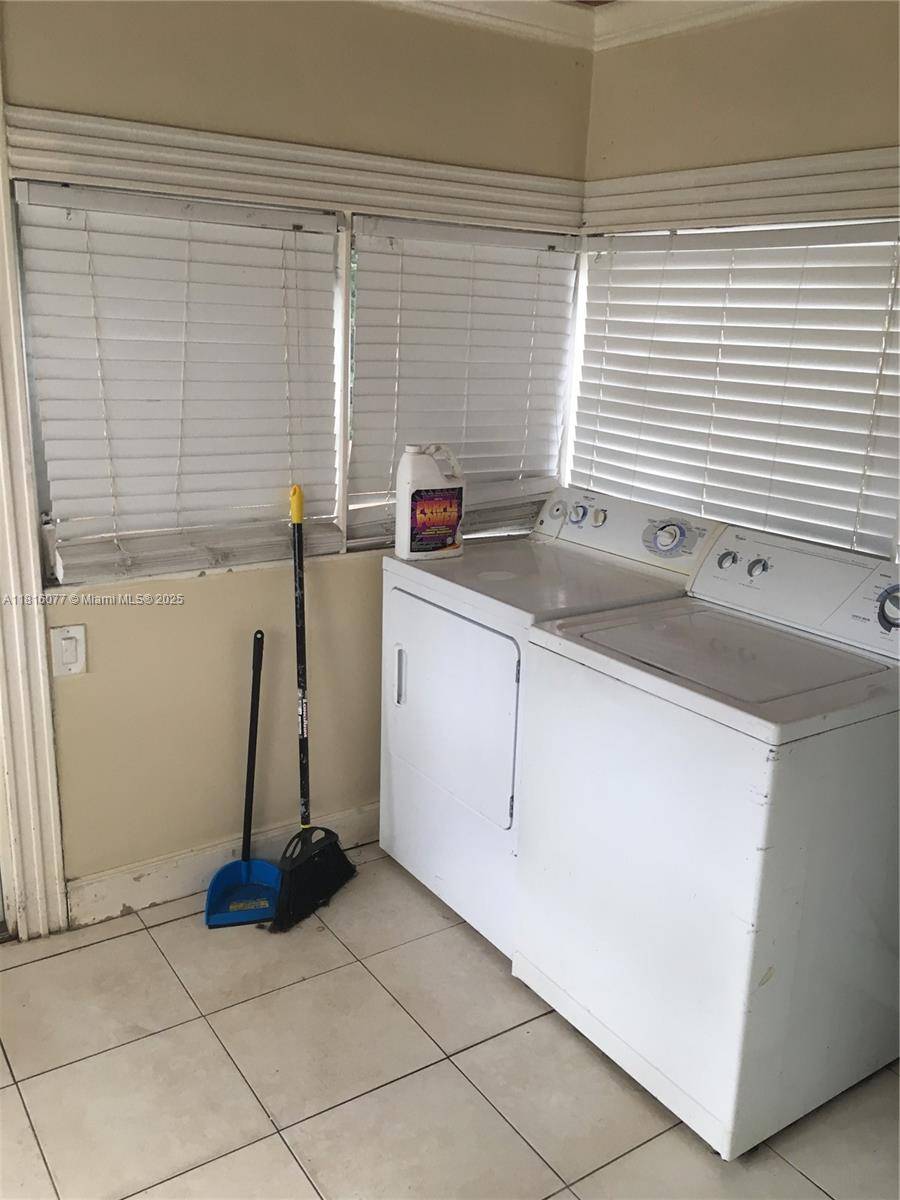 Dania Beach, FL 33004,213 NE Stirling