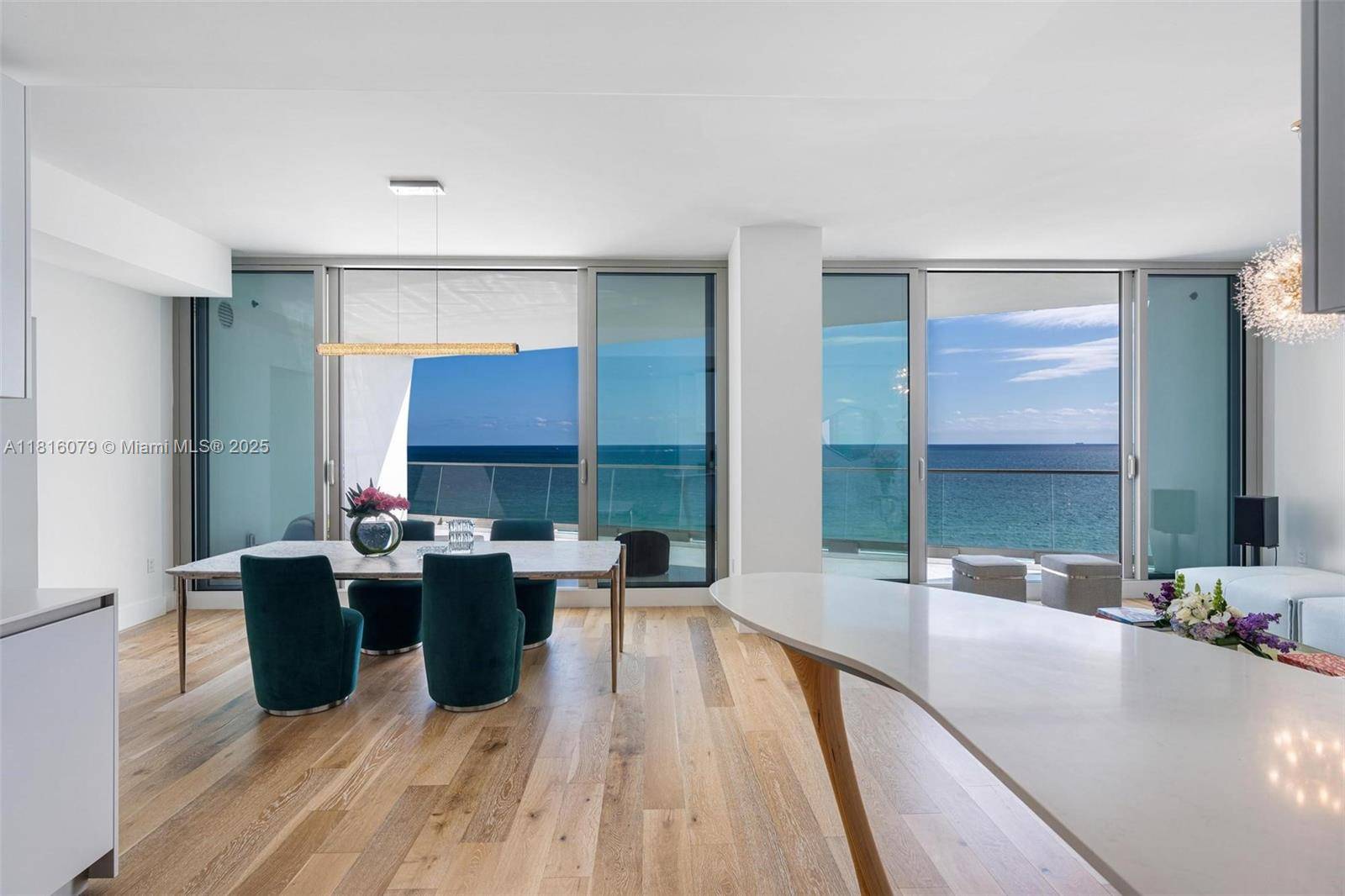 Sunny Isles Beach, FL 33160,16901 Collins Ave #902