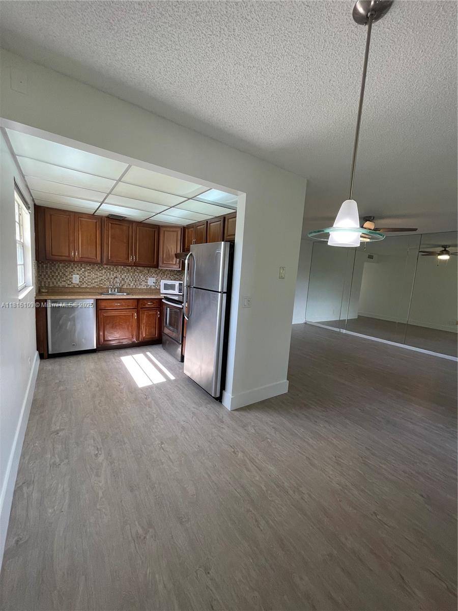 Pembroke Pines, FL 33027,150 SW 134th Way #305R