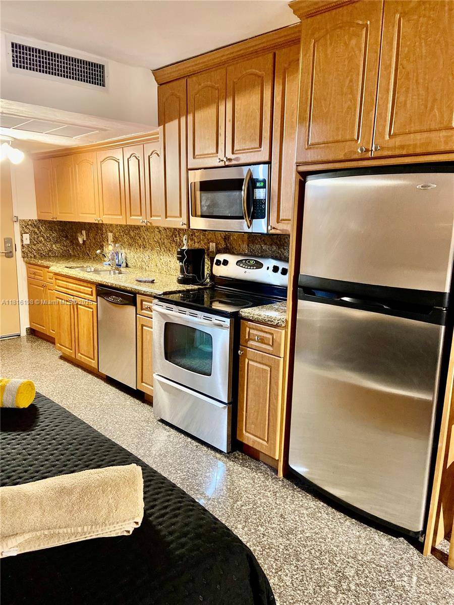 Sunny Isles Beach, FL 33160,19201 Collins Ave #441