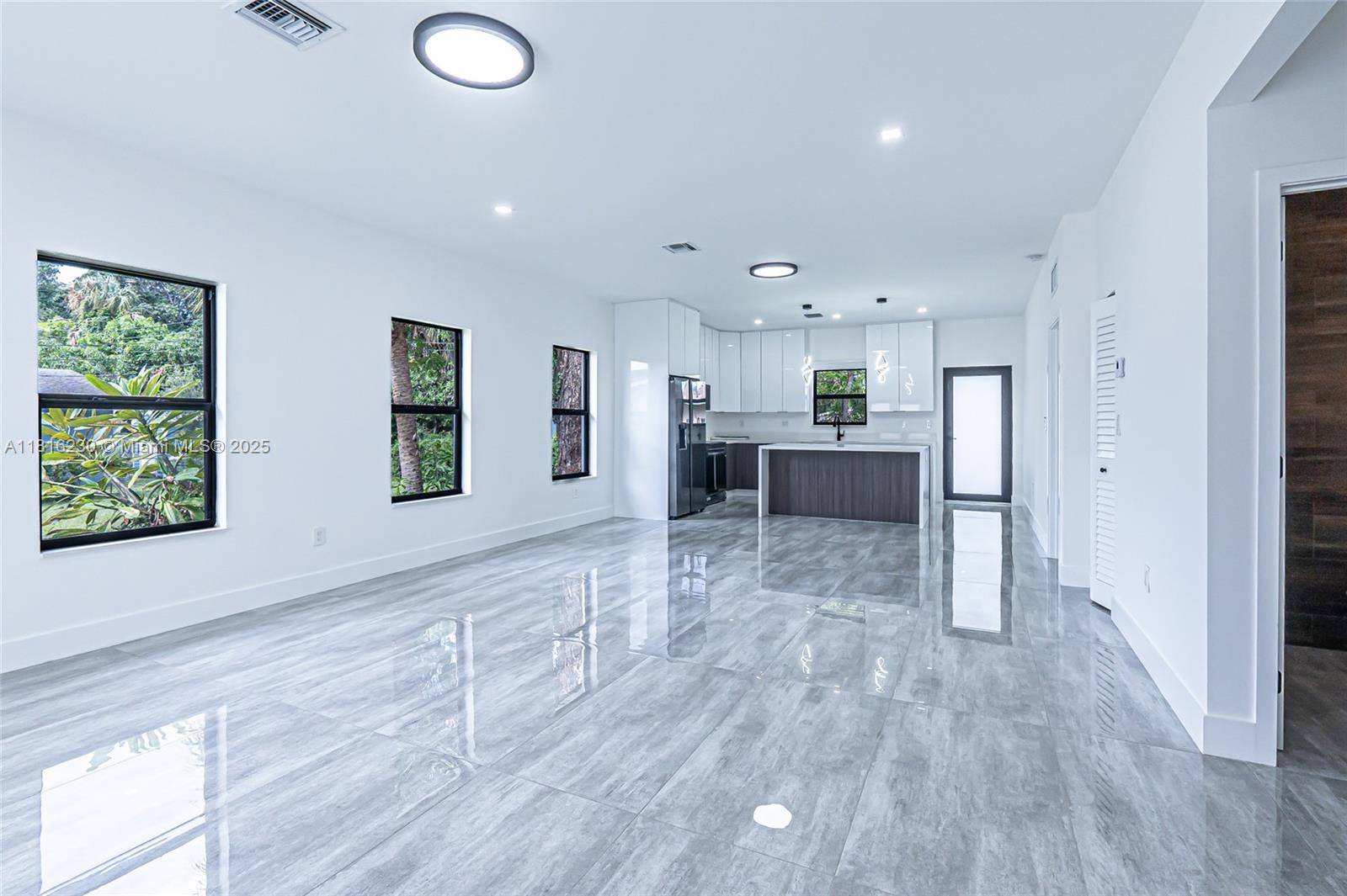 Fort Lauderdale, FL 33311,2725 NW 7th St