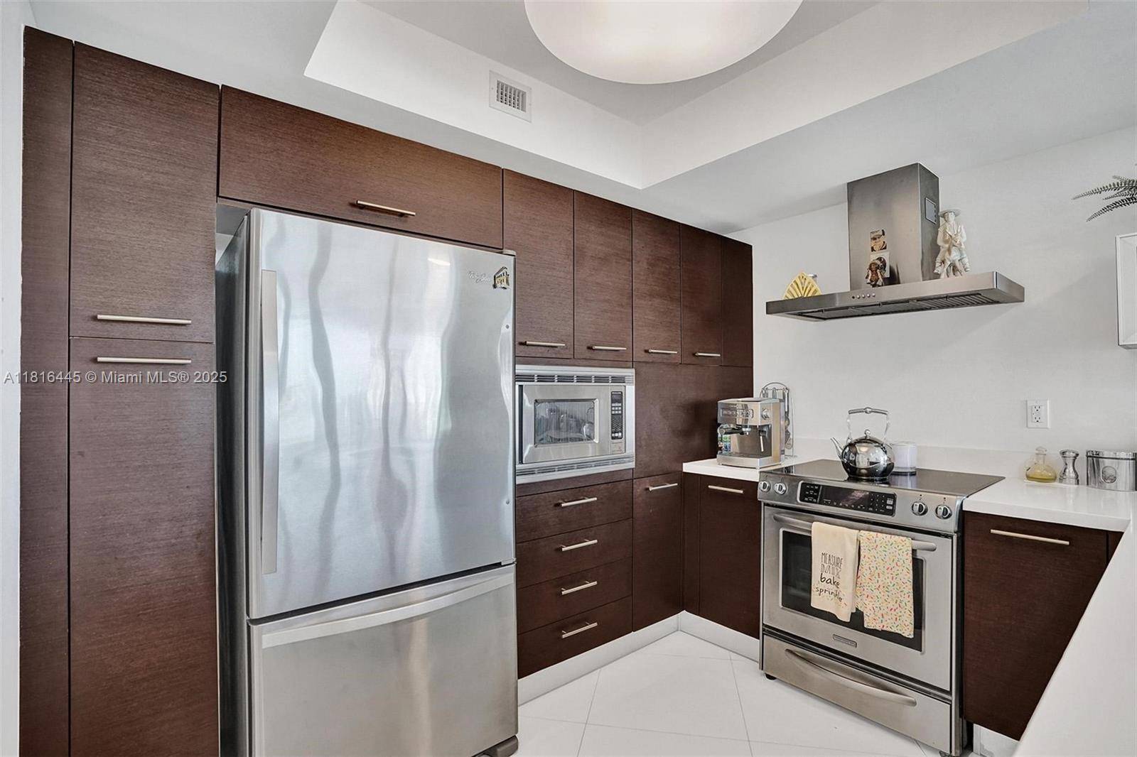 Sunny Isles Beach, FL 33160,150 Sunny Isles Blvd #1-1803