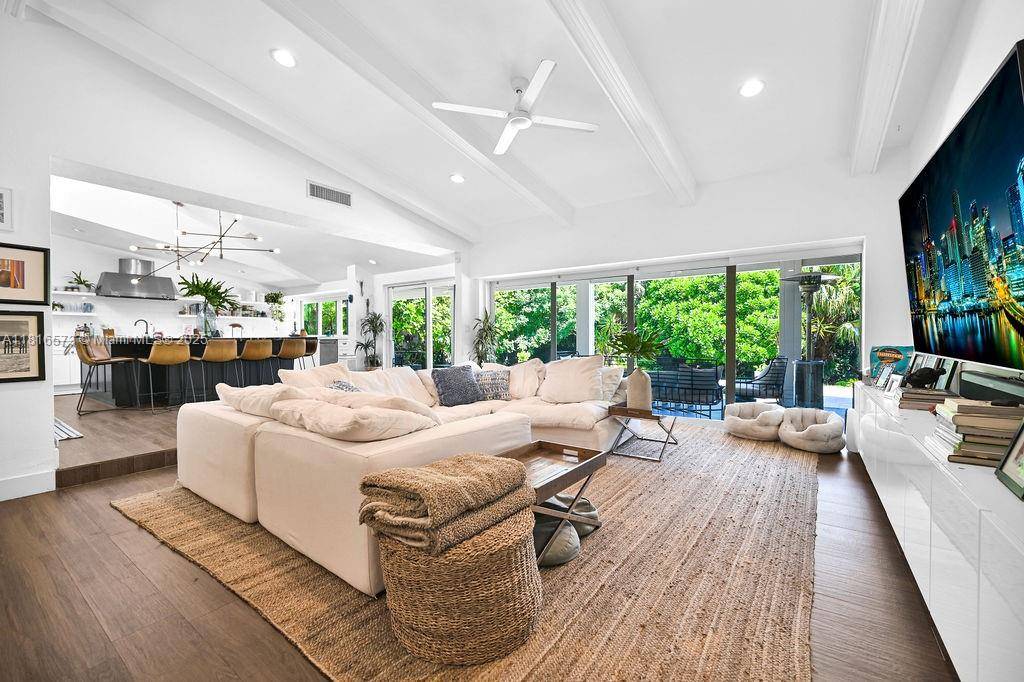 Palmetto Bay, FL 33157,7761 SW 170th St
