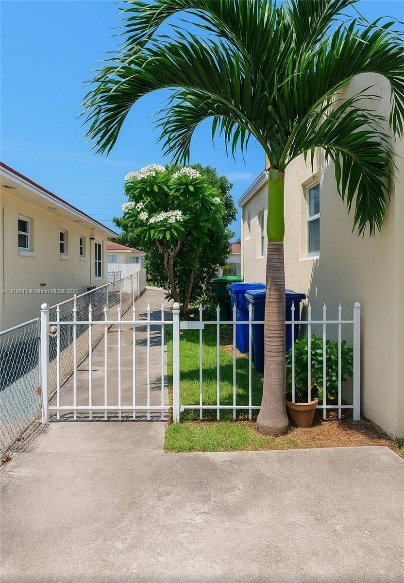 Miami, FL 33145,3655 SW 24th Ter #3657