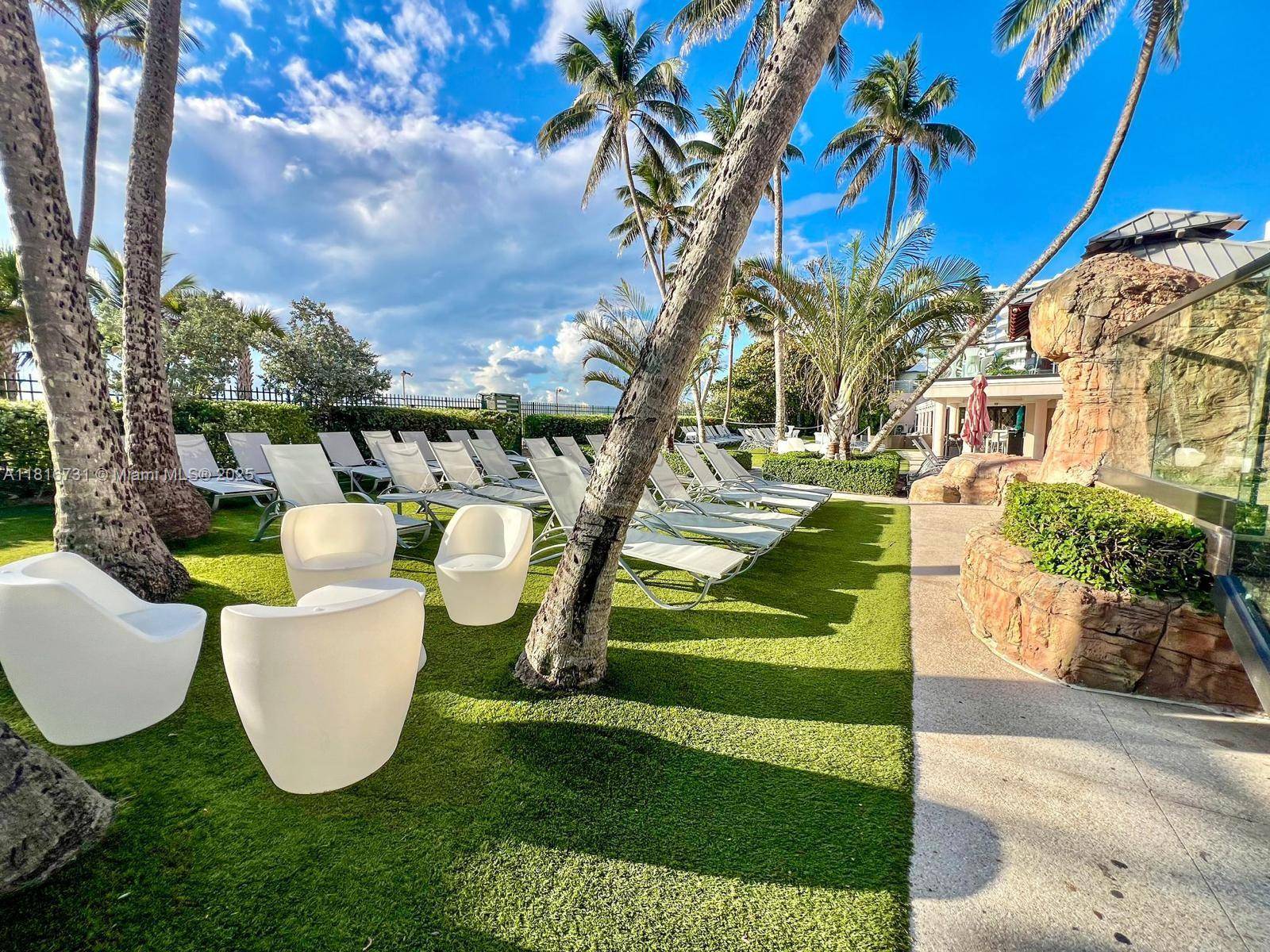 Miami Beach, FL 33140,5225 Collins Ave #517