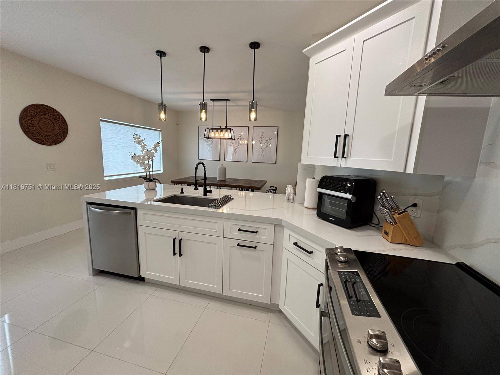 Tamarac, FL 33321,6005 N Golden Beauty Ln
