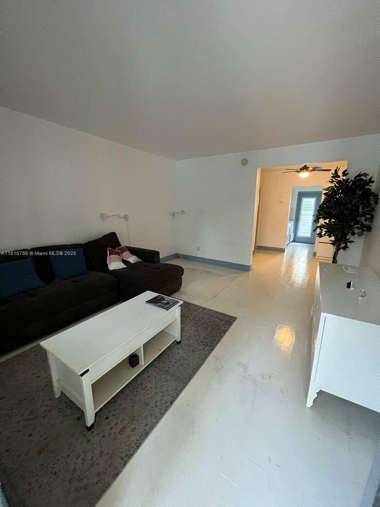 Miami Beach, FL 33139,761 Euclid Ave #12B