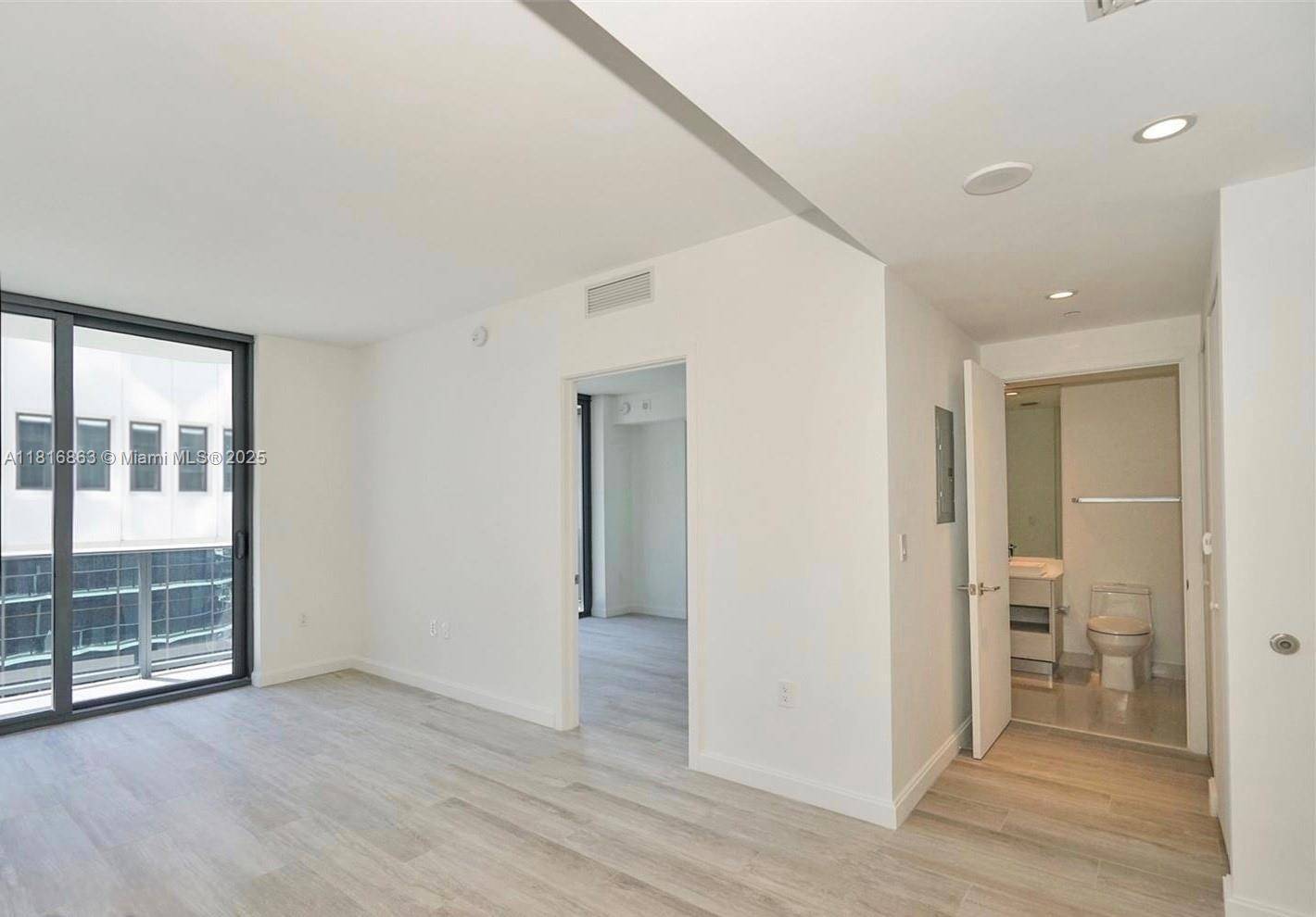 Miami, FL 33130,55 SW 9th St #2507