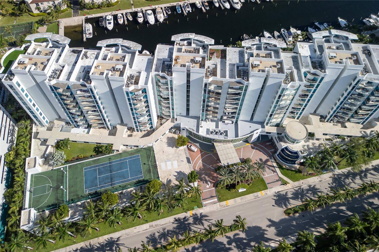Aventura, FL 33180,3029 NE 188th St #309
