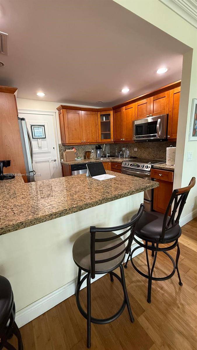 Hollywood, FL 33019,3505 S Ocean Dr #1010