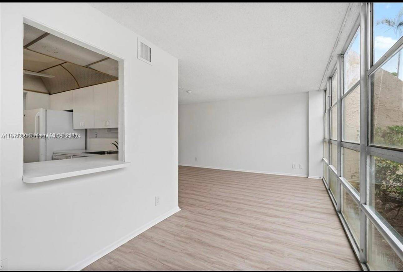 Hallandale Beach, FL 33009,2001 Atlantic Shores Blvd #109