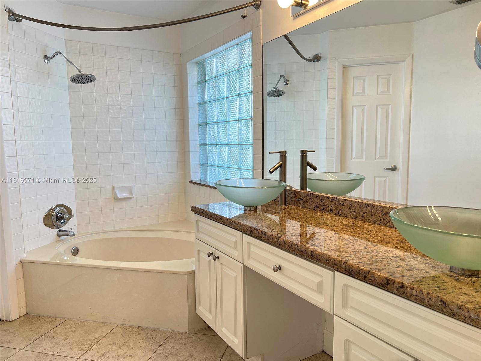 Weston, FL 33326,465 Somerset Way #465