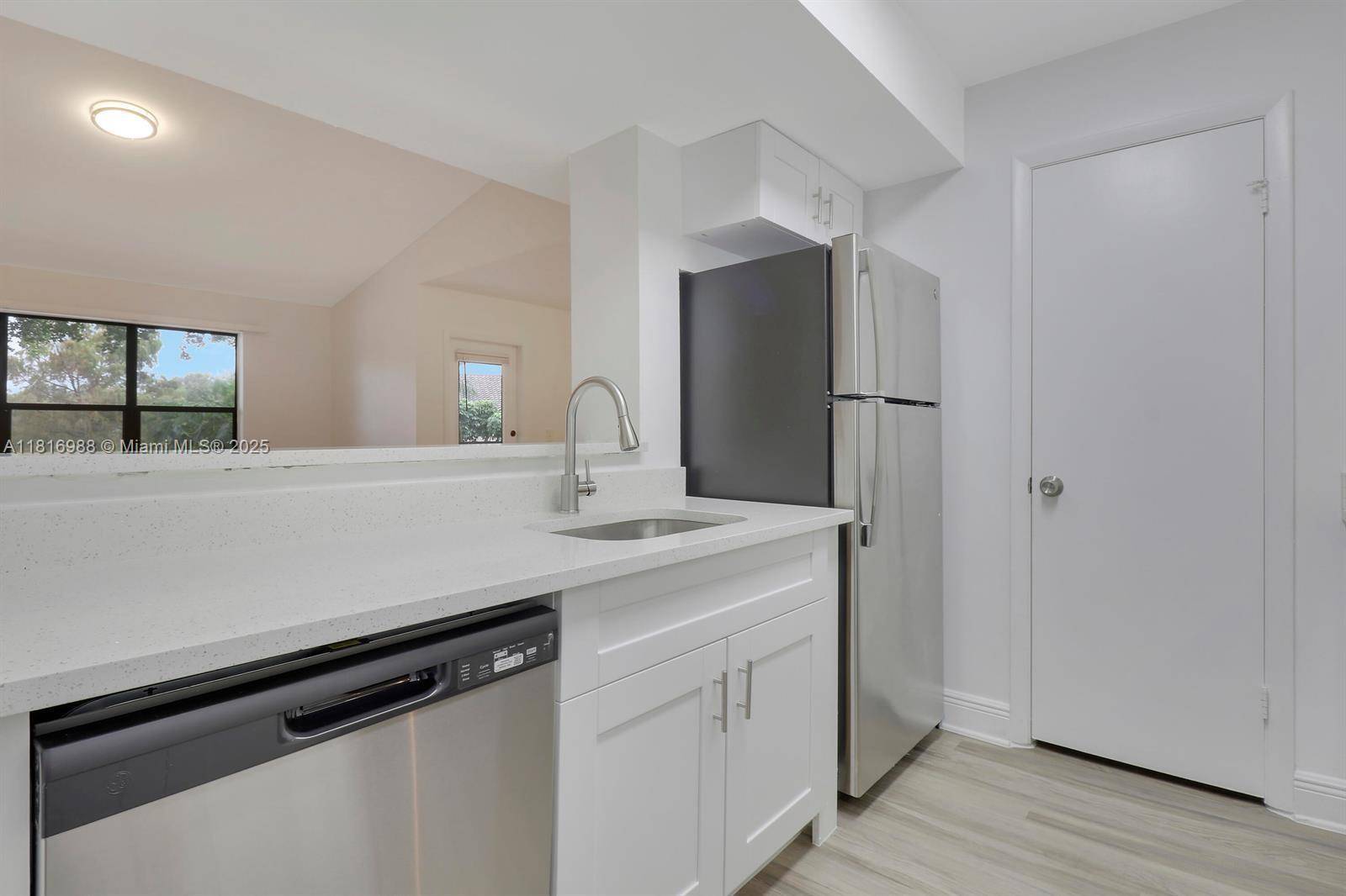 Pompano Beach, FL 33069,4341 W Mcnab Rd #15