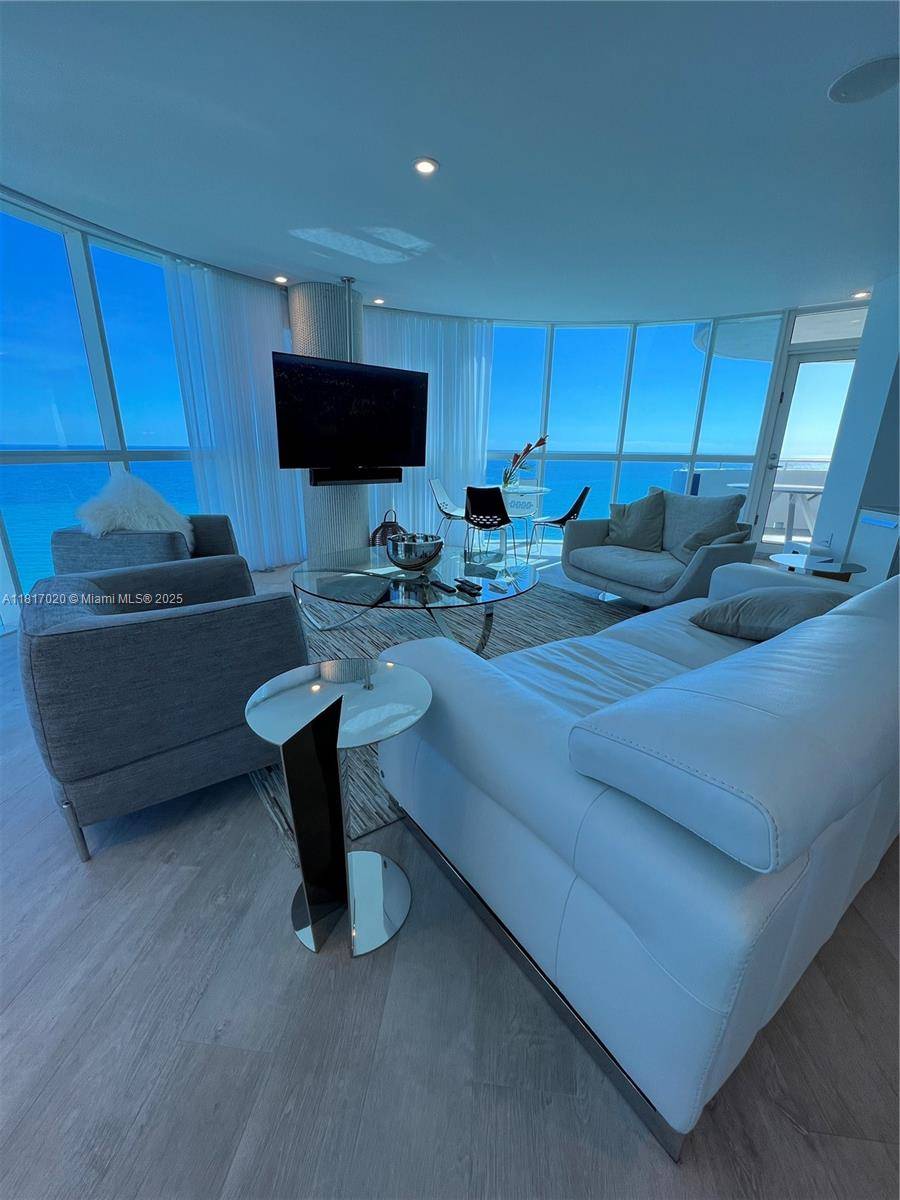Miami Beach, FL 33141,6301 Collins Ave #30 01