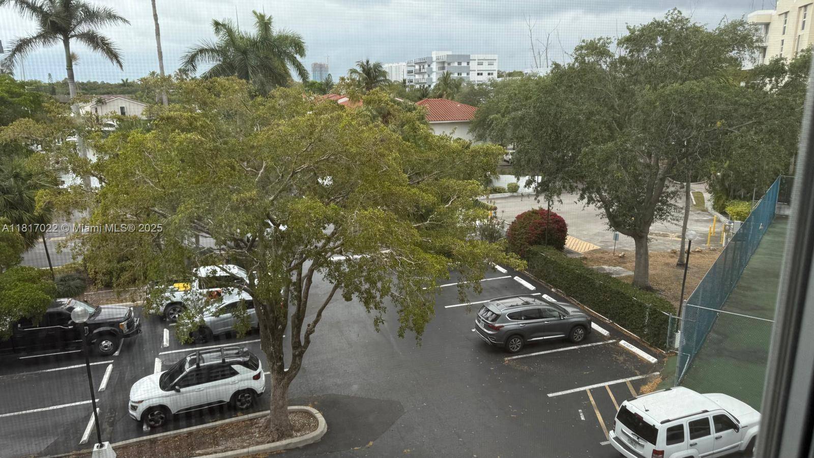 North Miami Beach, FL 33160,16546 NE 26th Ave #4H