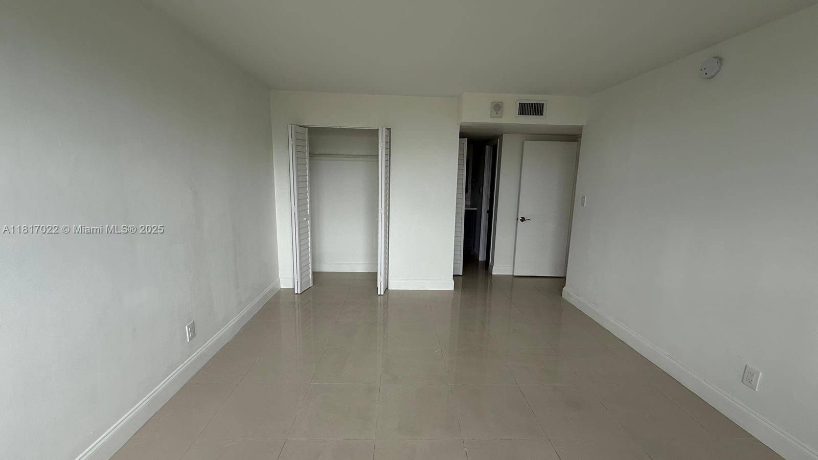 North Miami Beach, FL 33160,16546 NE 26th Ave #4H