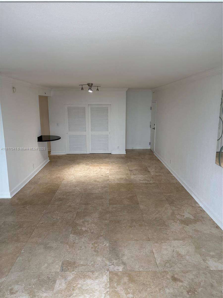 Miami Beach, FL 33141,401 69th St #1607