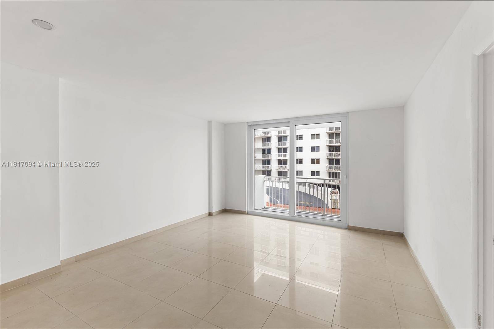 Miami Beach, FL 33139,345 Ocean Dr #321