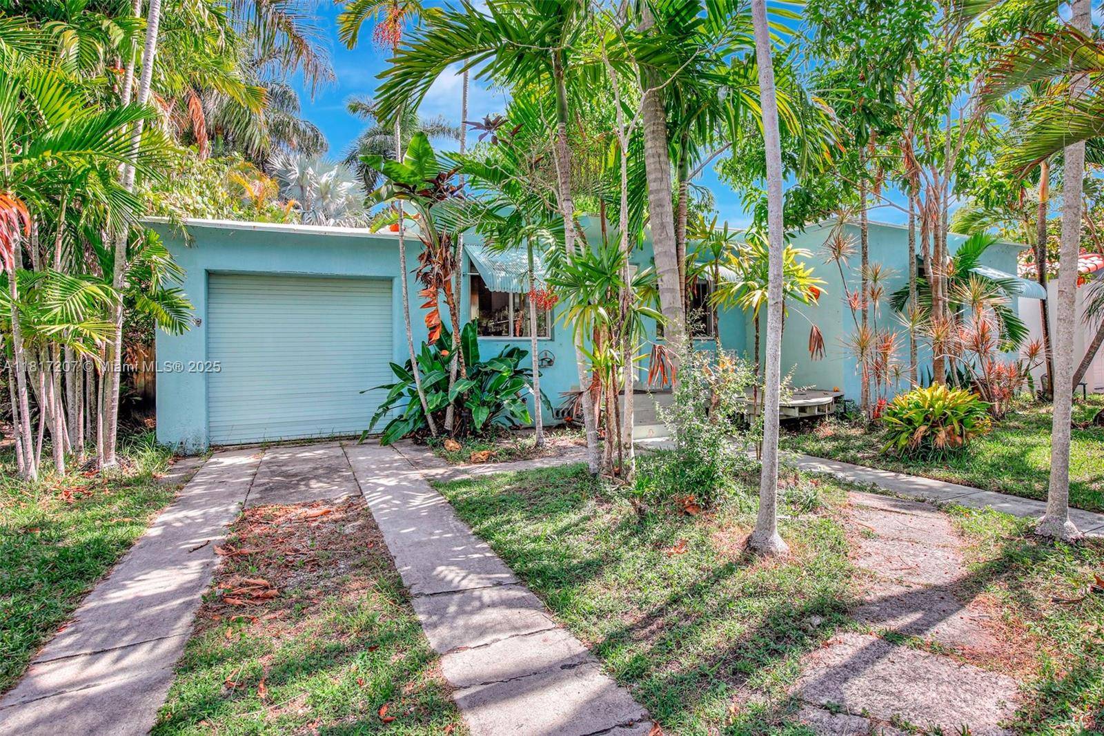 Hollywood, FL 33020,1523 Dewey St