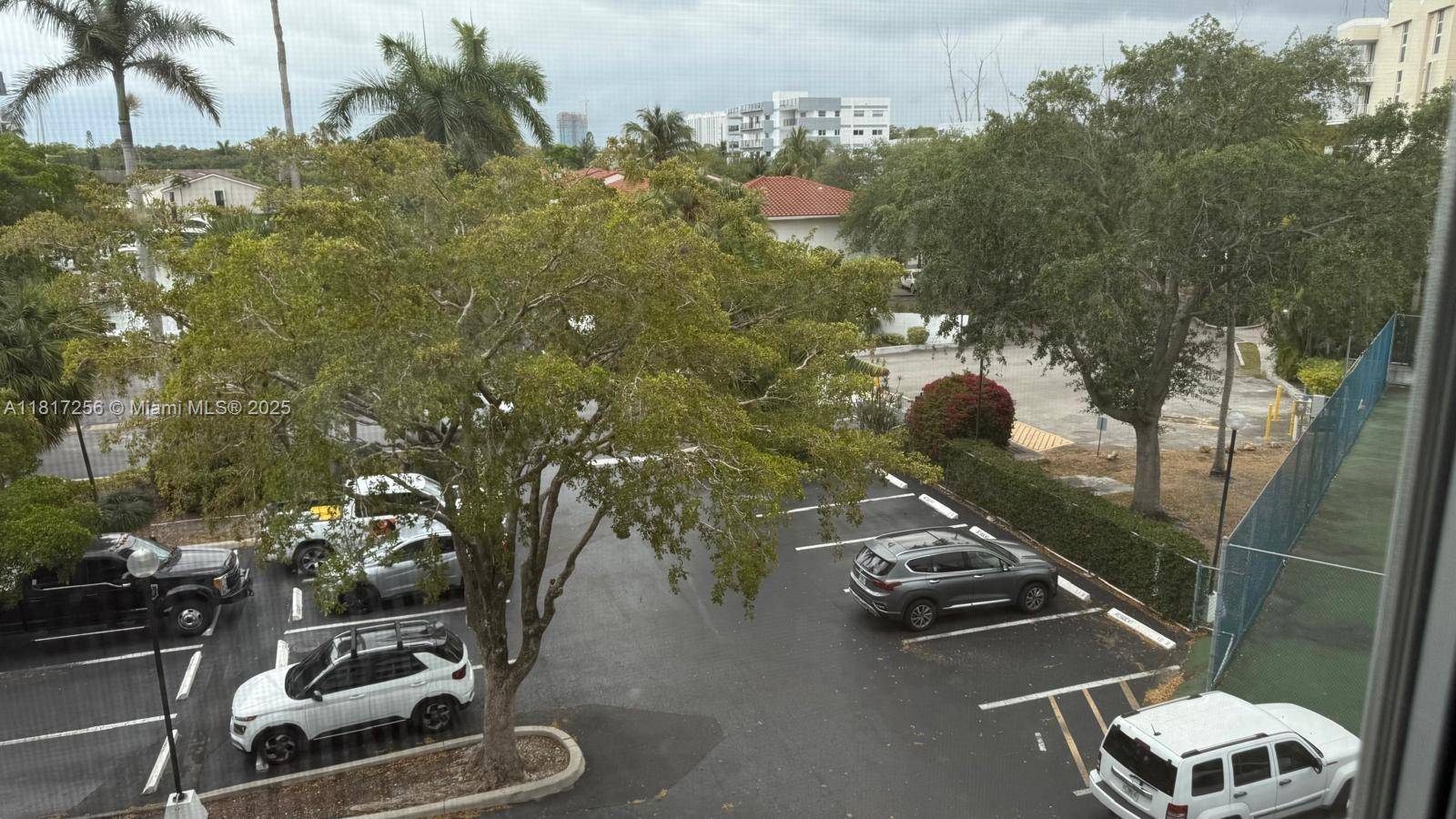 North Miami Beach, FL 33160,16546 NE 26th Ave #4H