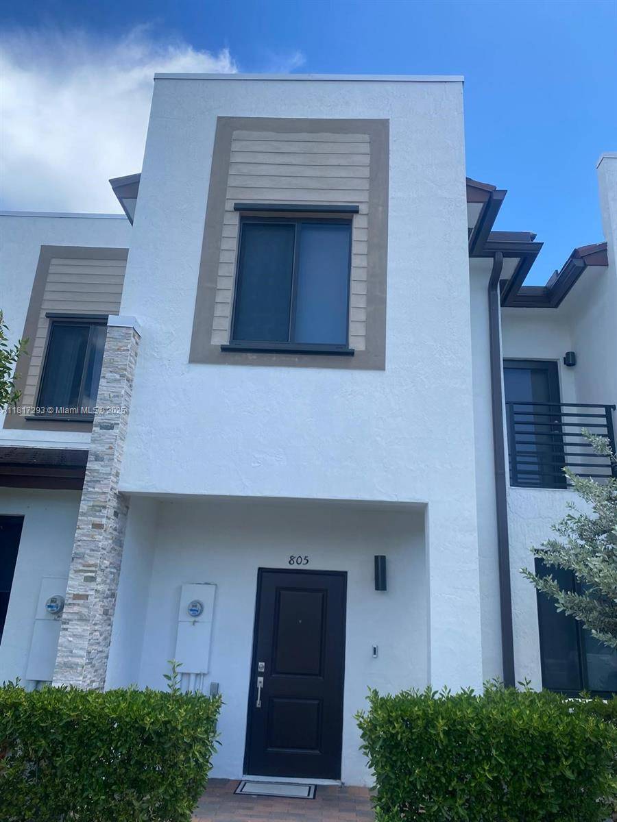 Miami, FL 33179,805 NE 211 ST