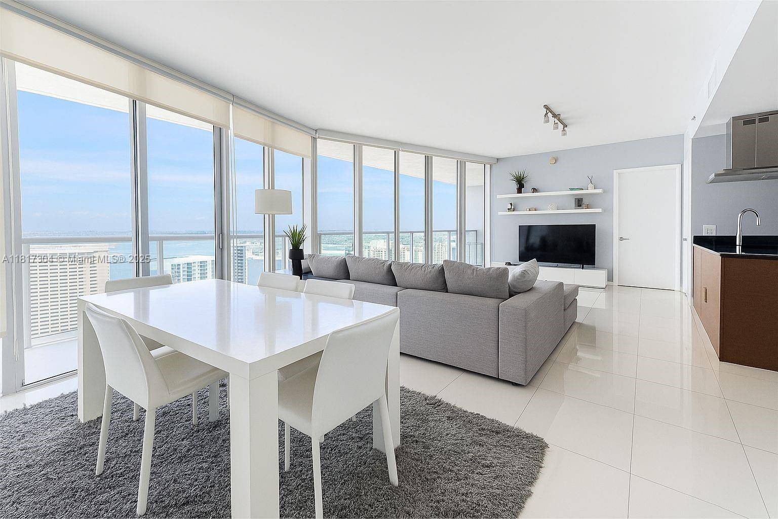 Miami, FL 33131,495 Brickell Ave #5104
