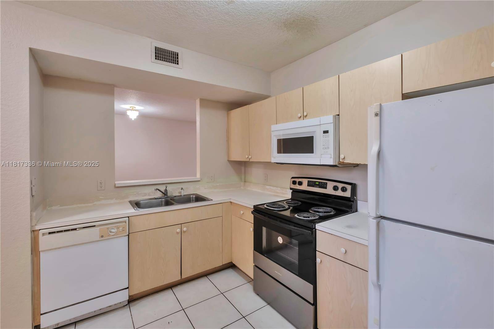 West Palm Beach, FL 33411,1103 Golden Lakes Blvd #1013