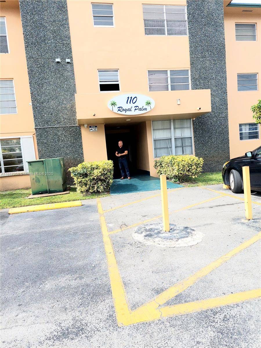 Hialeah Gardens, FL 33016,110 Royal Palm Rd #309