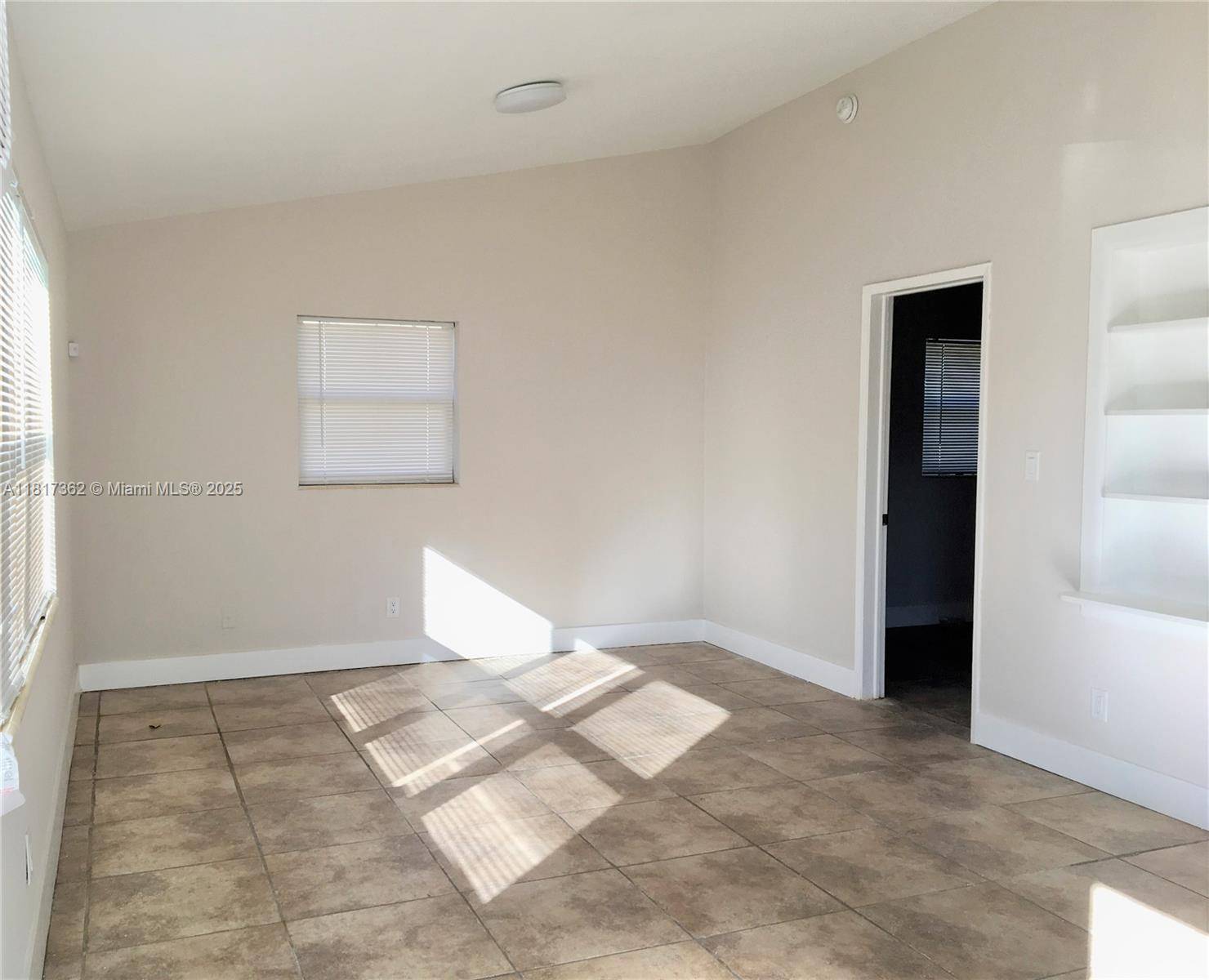 Dania Beach, FL 33004,209 SW 14th St #2