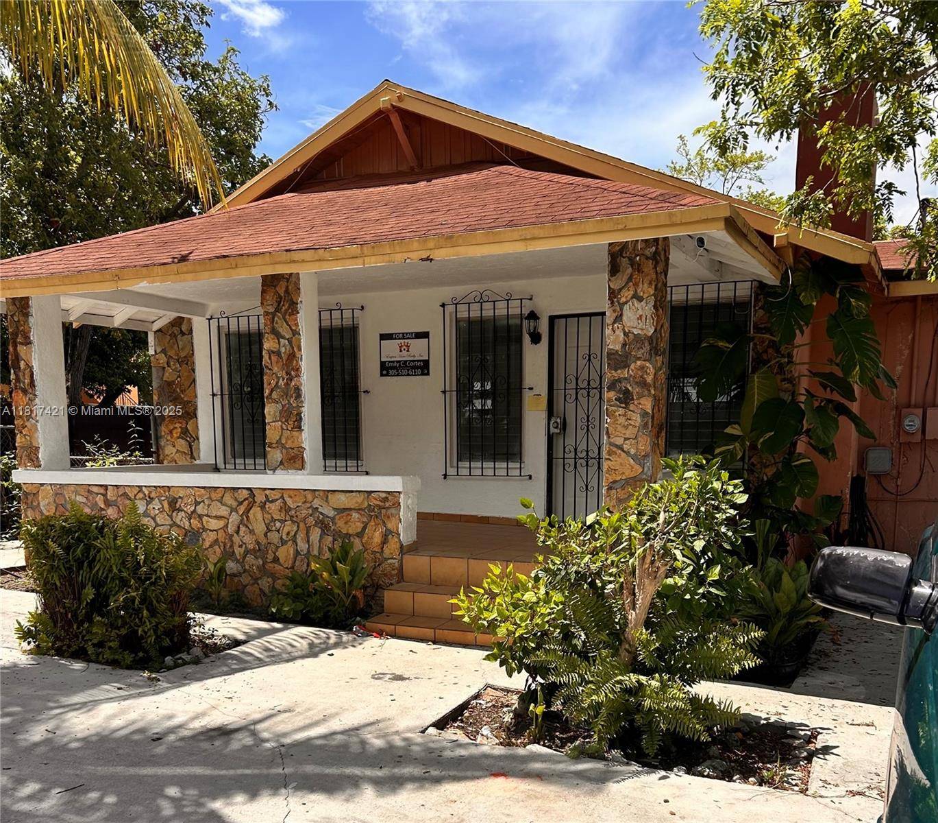Miami, FL 33135,1262 SW 4th St