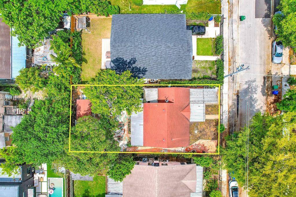 Miami, FL 33127,250 NW 43rd St #2