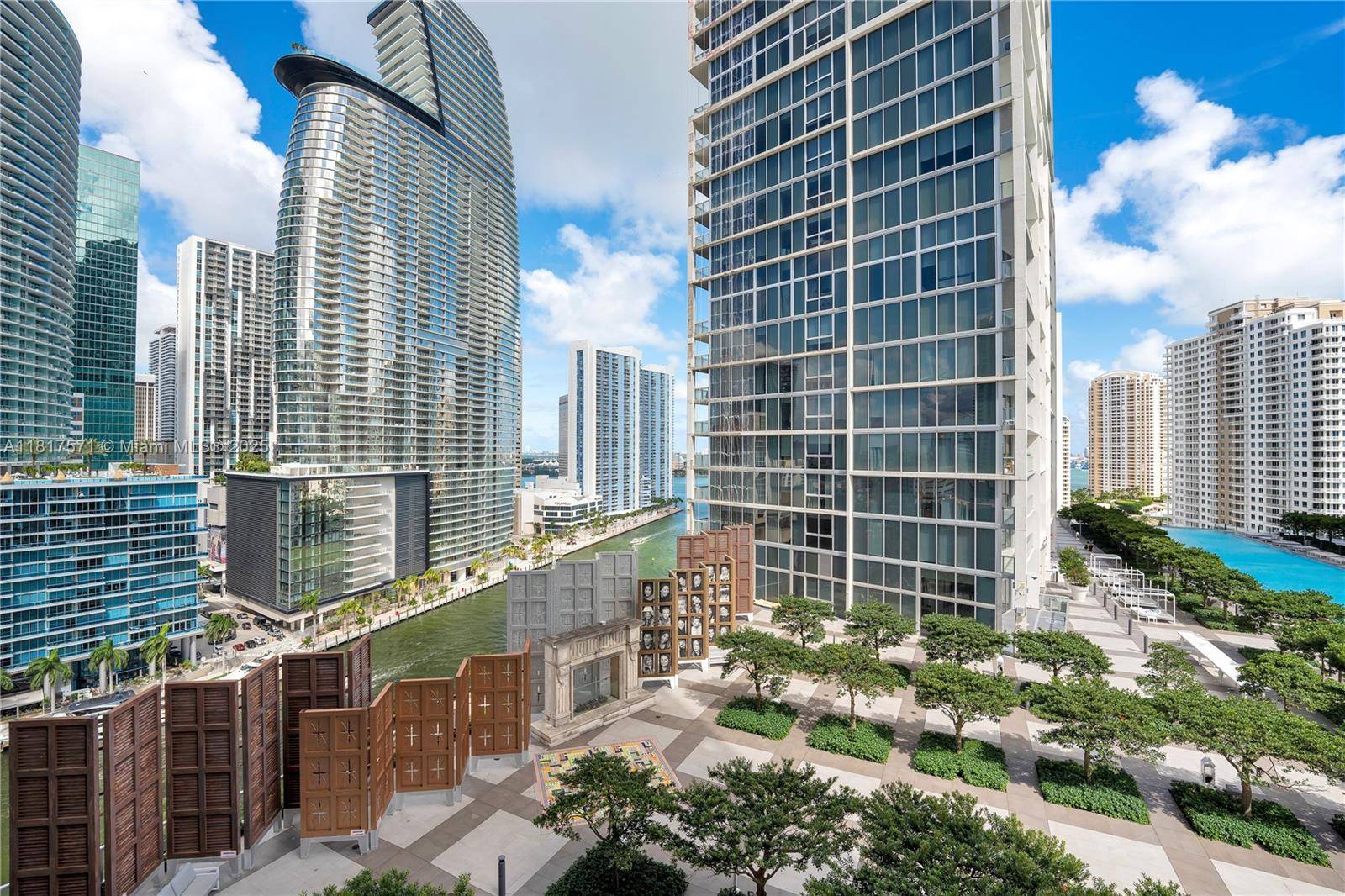 Miami, FL 33131,485 Brickell Ave #1801