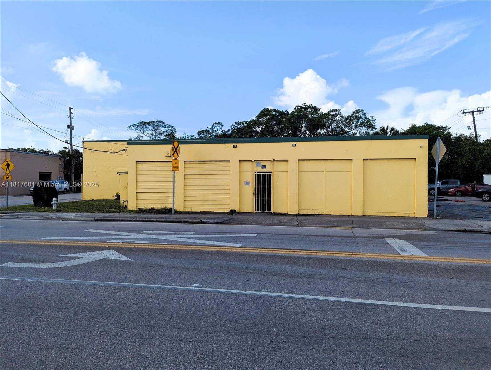 West Palm Beach, FL 33407,900 25th St