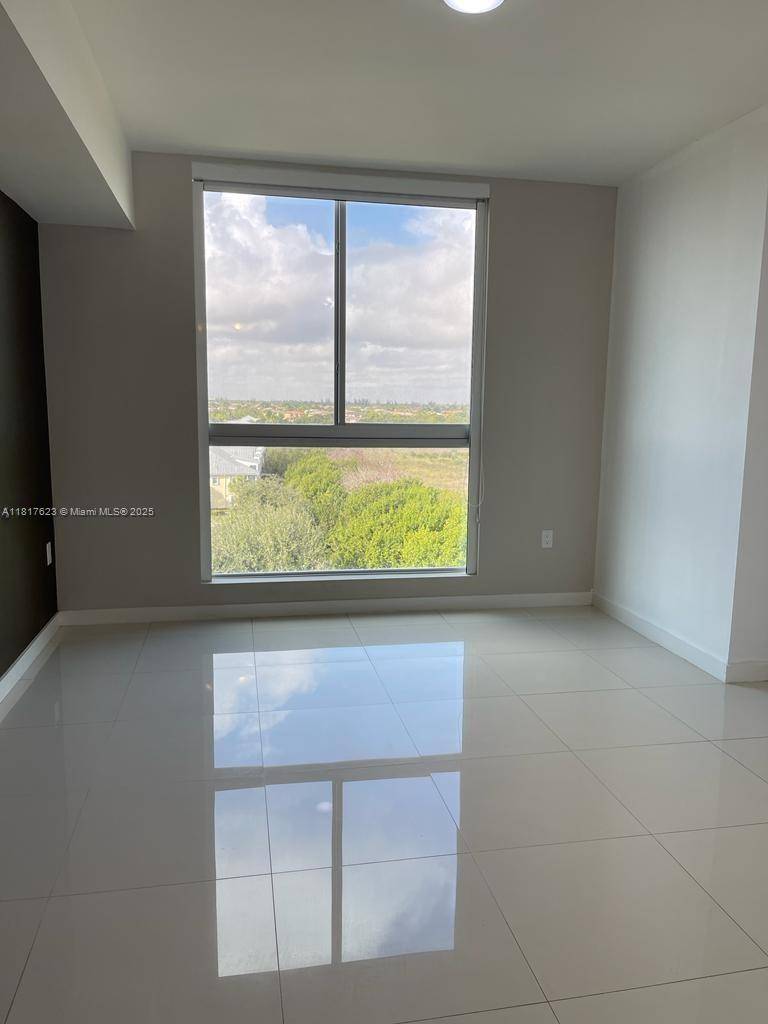Doral, FL 33178,7661 NW 107th Ave #614